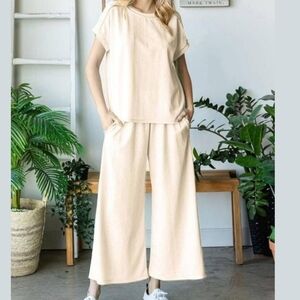 New 7th Ray Cream Textured Set